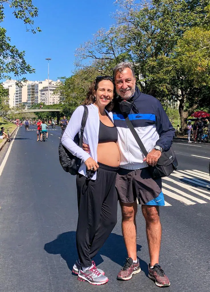 Papai e mamãe grávida no Aterro do Flamengo